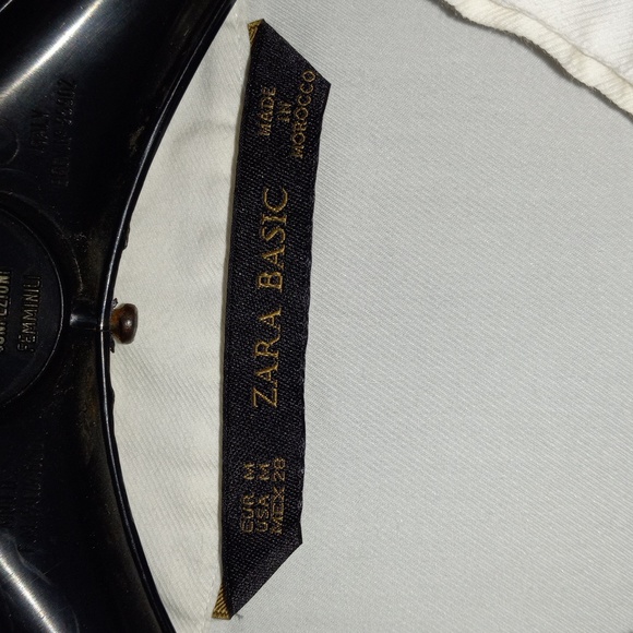 ZaraBasic Morocco SizeM Long Sleeve Gold Accent + Concealed ButtonsWhite Blouse - Picture 4 of 10
